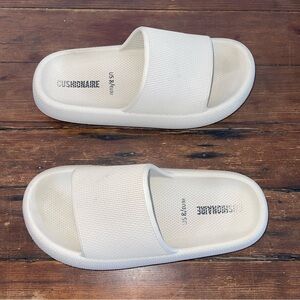 Neutral  Minimalist Sandals with Cushioned Footbed size 8